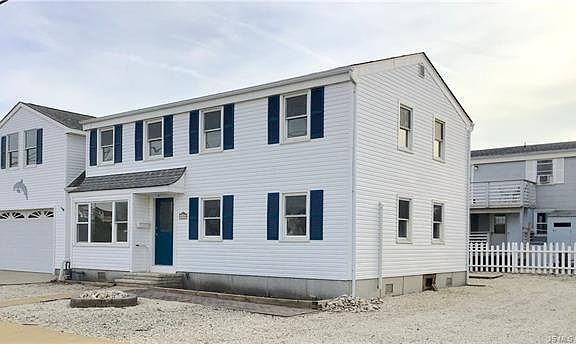 2nd image of 10 W Osborn Ave Unit 201