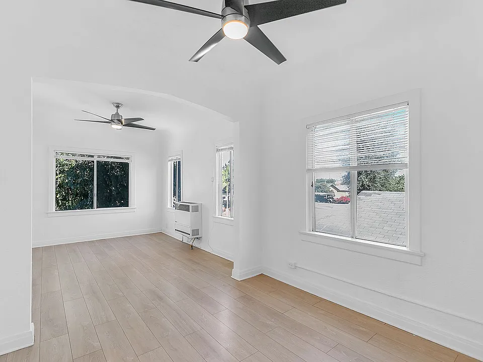 1524 E. 52nd Street