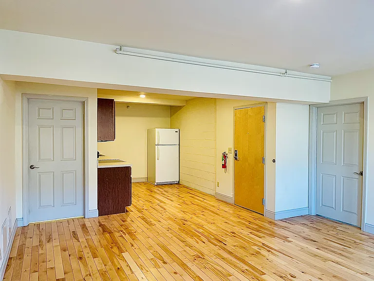 191 College St #303 — Photo 8
