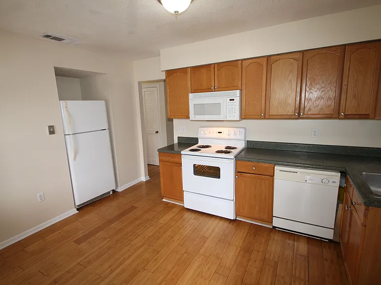 2528 Semken Ave #D — Photo 6