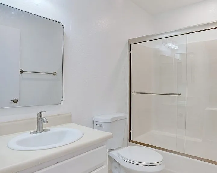 453 Ivy St — Photo 13