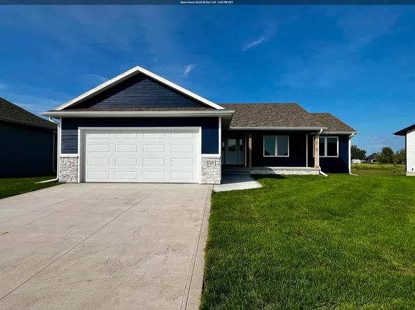 1309 Country Club Dr, Elk Point, SD 57025