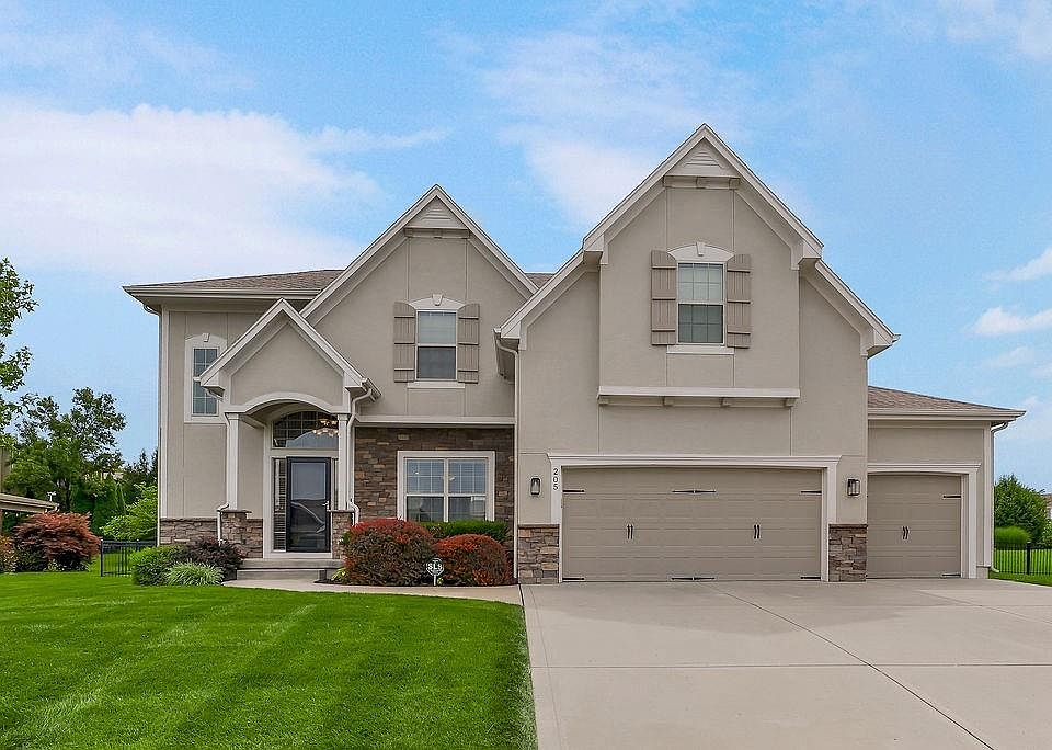 1st image of 205 SE Waterwheel Ln