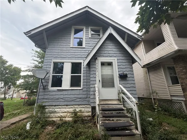 3303 W 123rd St, Cleveland, OH 44111