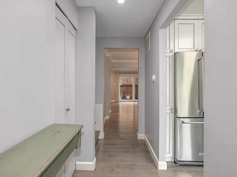 935 S Taylor St — Photo 3
