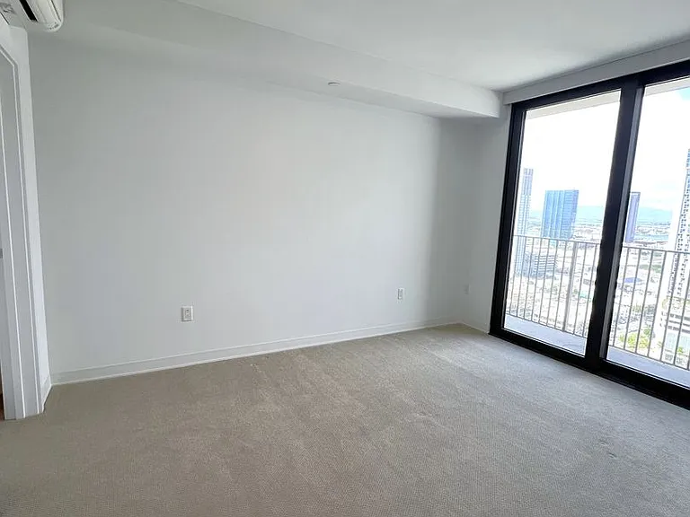 987 Queen St #2313 — Photo 8