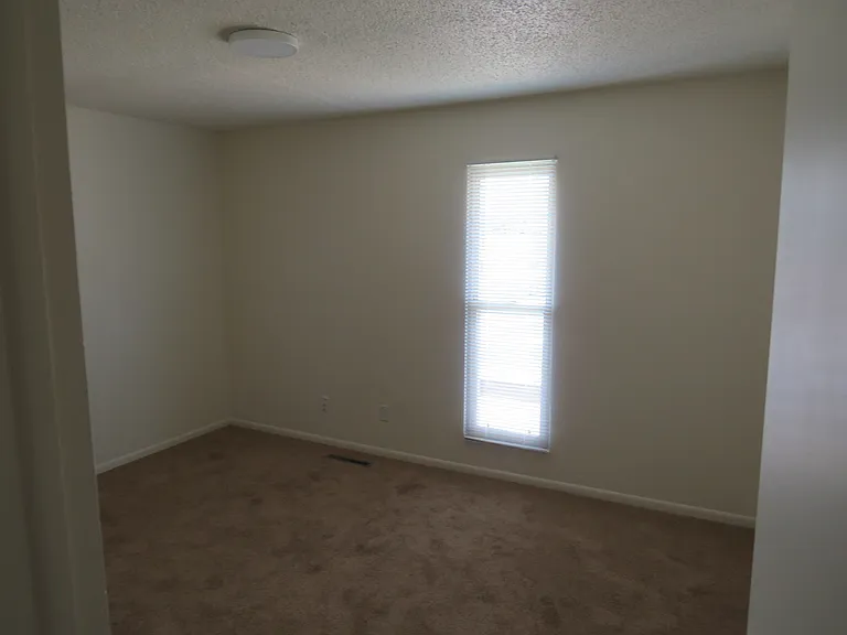 5402-5428 Weaver Rd — Photo 7