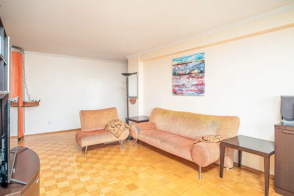 Sold by Azbel Real Estate, Inc. | media 17