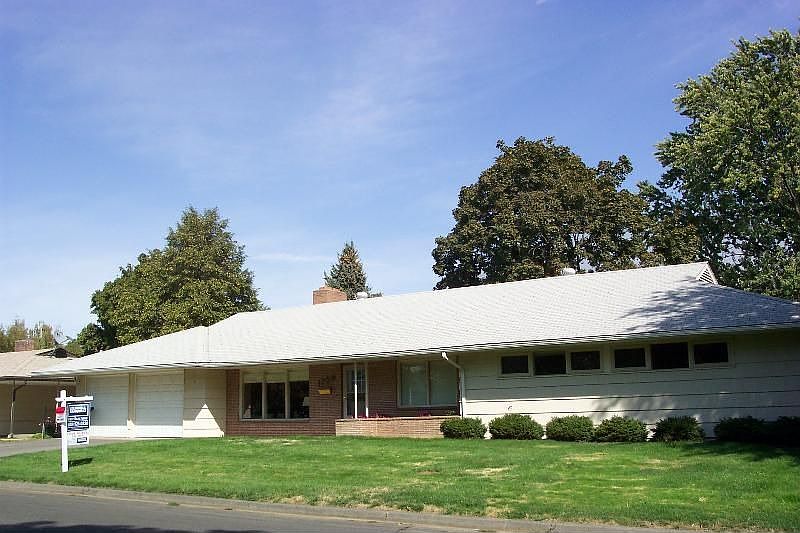 1739 Center St, Walla Walla, WA 99362 | Zillow