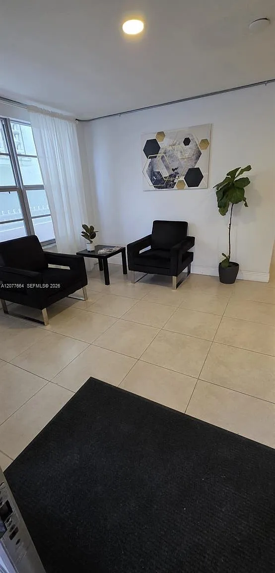 Apollo Condo — Photo 4