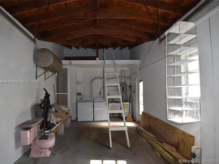 800 Andalusia Ave — Photo 14