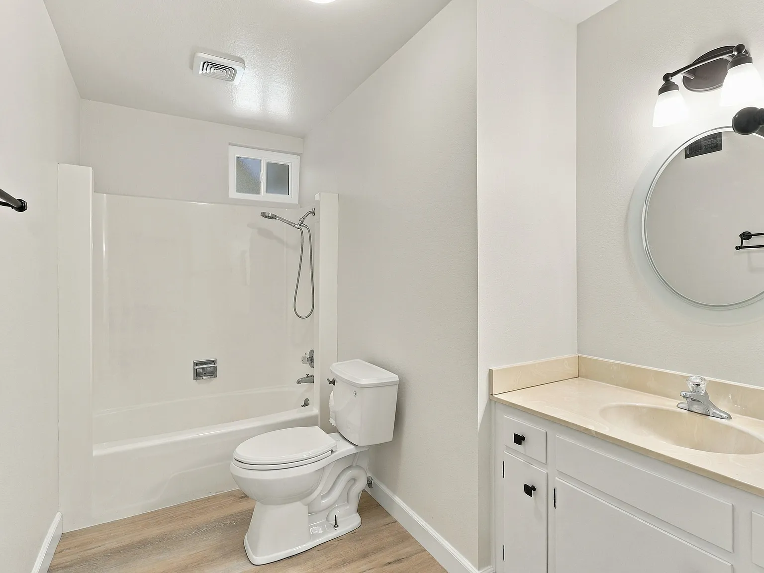 83 South Dewey Avenue - 1 — Photo 4