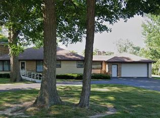 13800 W Robin Trl, New Berlin, WI 53151