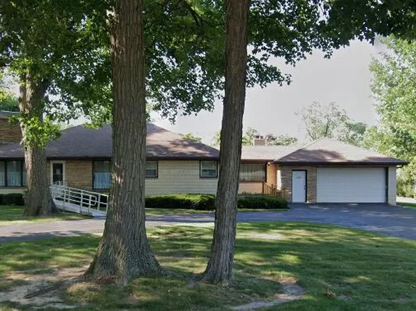 13800 West Robin TRAIL, New Berlin, WI 53151