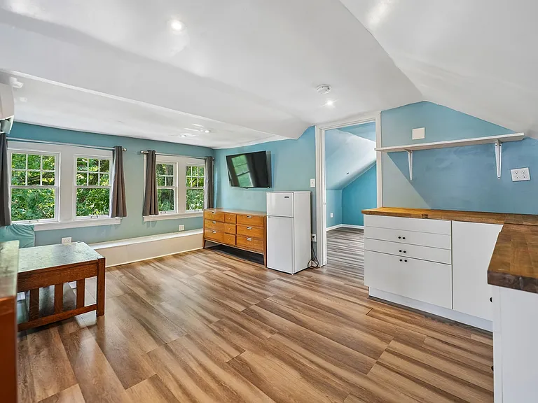 246 Maple Ave — Photo 24