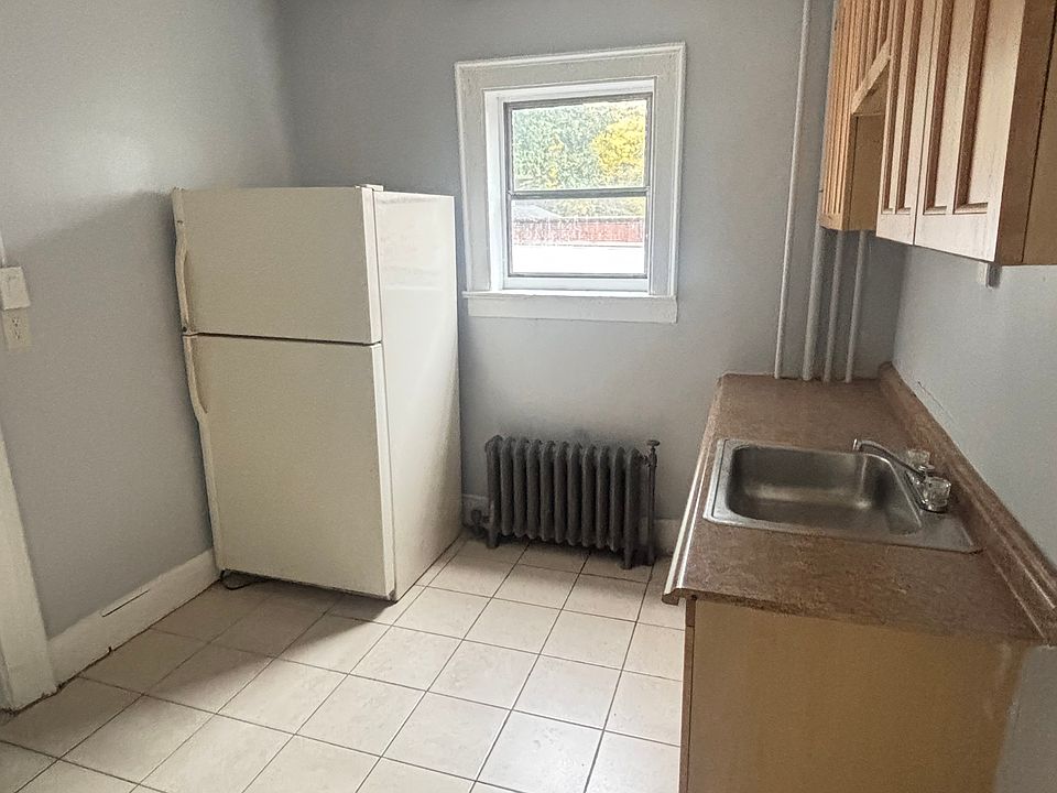 1st image of 252 Sisson Ave APT A4