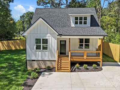 67 Valentine St, Flat Rock, NC, 28731