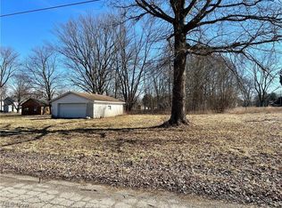 1518 Dilley Rd NW, Warren, OH 44485