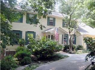 904 Valewood Dr, Signal Mountain, TN 37377