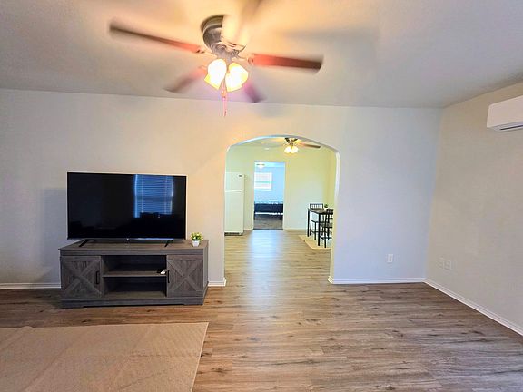 4th image of 1000 N Runnels St #B