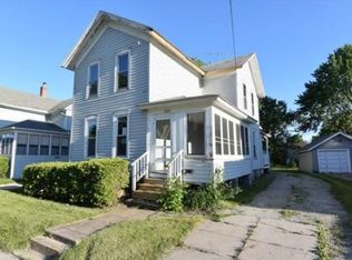 1029 Otter Ave, Oshkosh, WI 54901