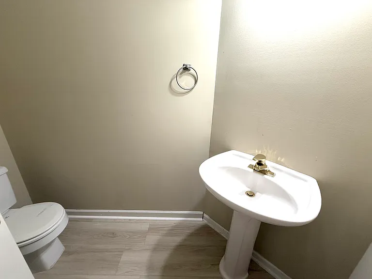 2509 Kentford Ct — Photo 14