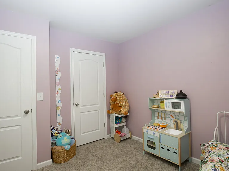 429 Century Ln — Photo 32