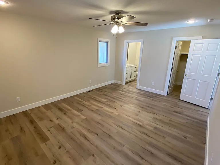 3700 E Cherry St — Photo 22
