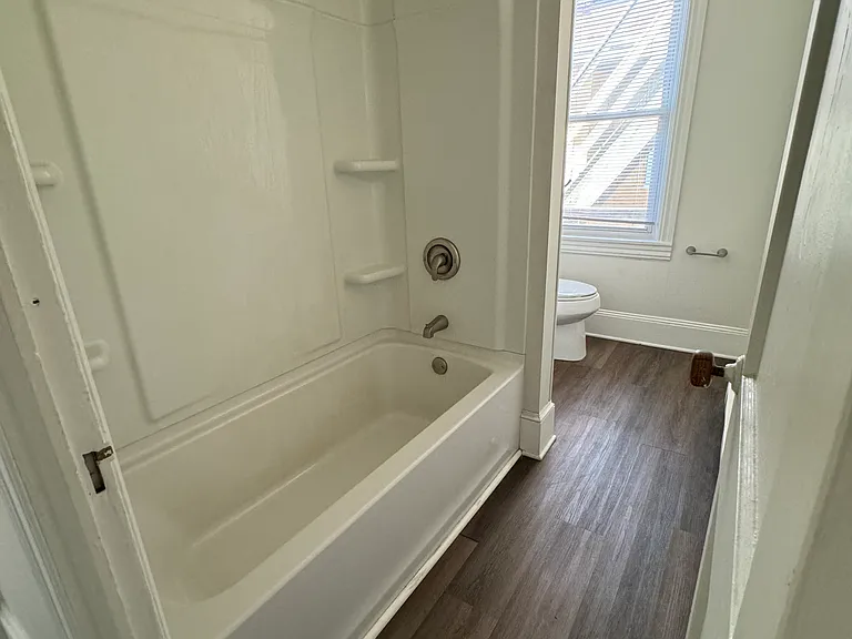 120 E Market St #2 — Photo 3