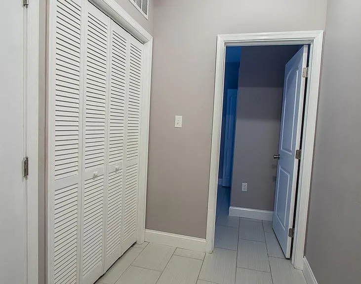 4111 Ludlow St #1R — Photo 15