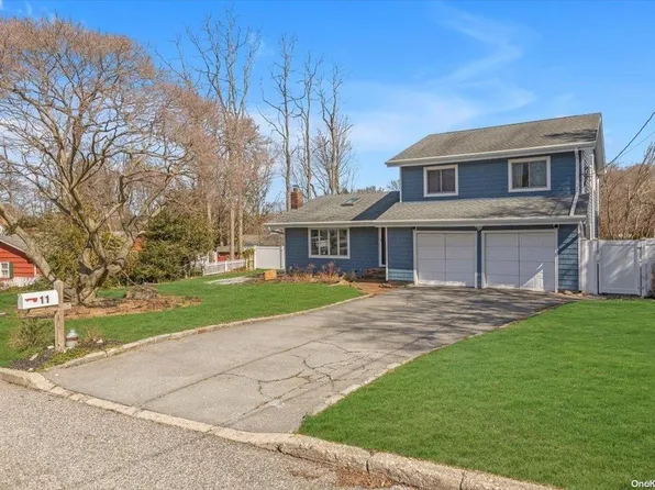 11 View Drive, Miller Place, NY 11764