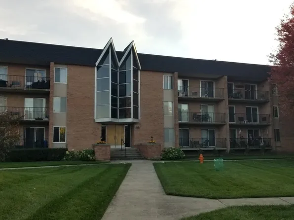 1004 N Mill St APT 312, Naperville, IL 60563