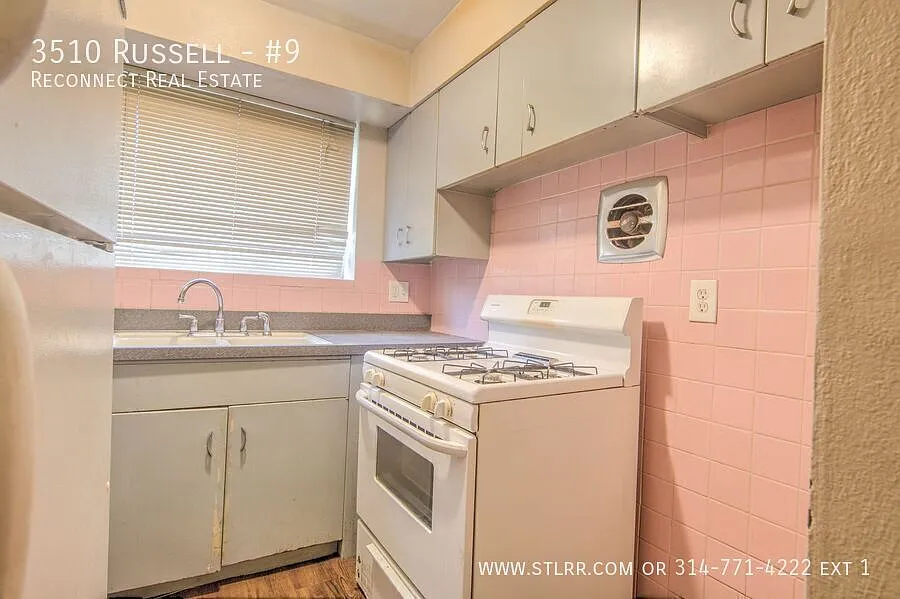 Building Photo - 3510 Russell Blvd #9