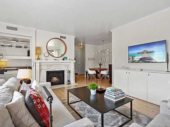 3rd image of 7600 Hollywood Blvd APT 201