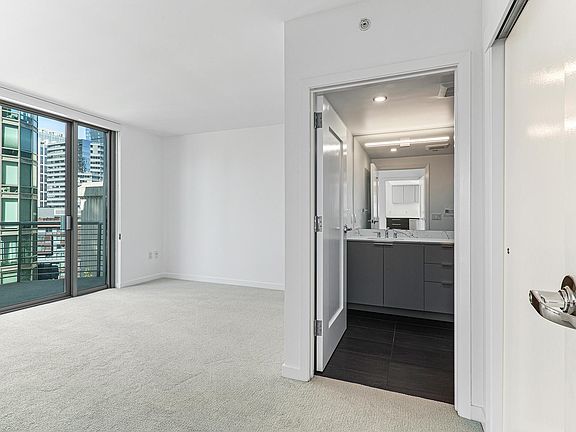 5th image of 355 1st St Unit S809
