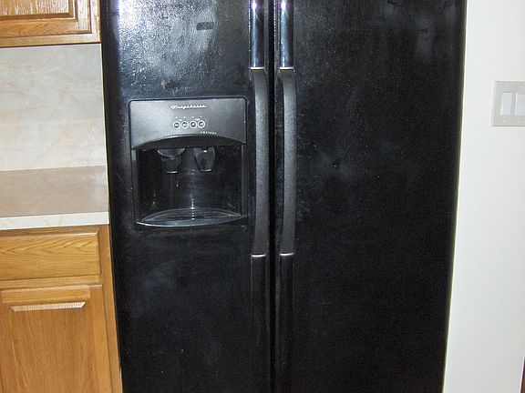 Refridgerator