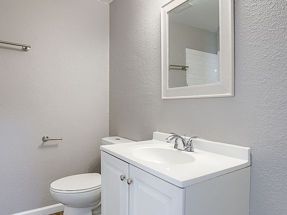 5th image of 210 S 24th St APT 202