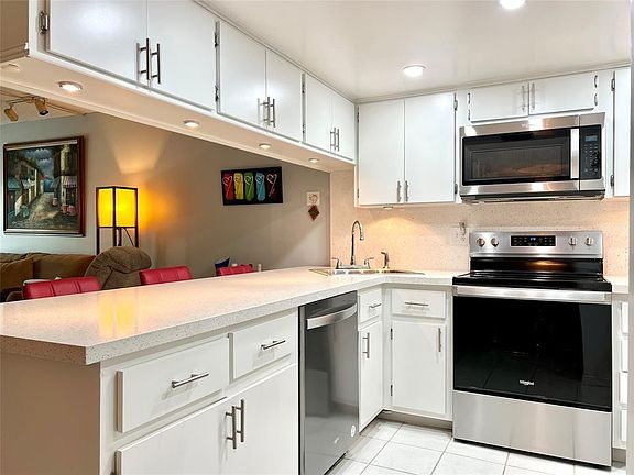 5th image of 3002 NE 5th Terrace #209-B