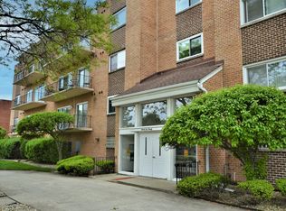 9620 S Komensky Ave, Oak Lawn, IL 60453