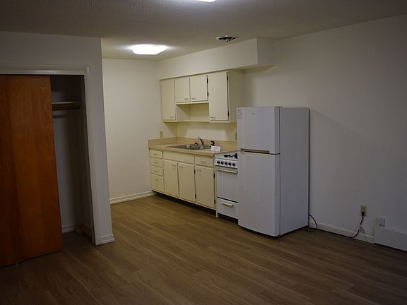 4th image of 402 W Clark St APT 2