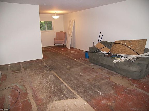 3rd image of 6234 Oxford Ct
