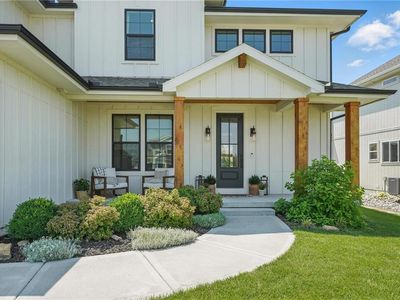 16555 S Lichtenauer Dr, Olathe, KS, 66062