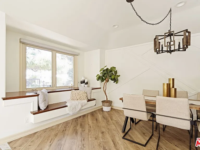 272 N Chester Ave #101 — Photo 11