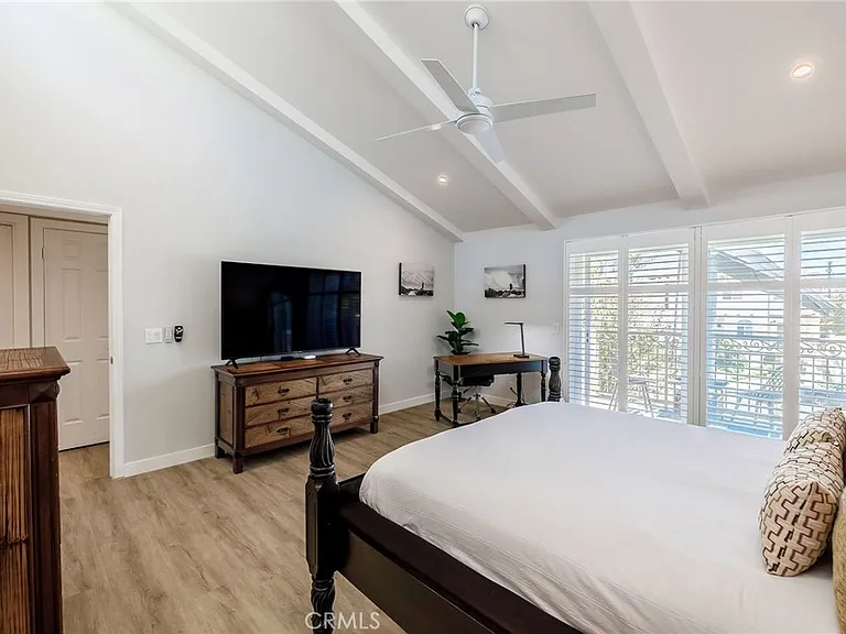 1219 S Catalina Ave — Photo 33