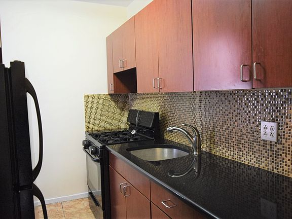 3rd image of 201 Crown St APT 4E