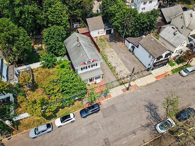 15 Chestnut St — Photo 36