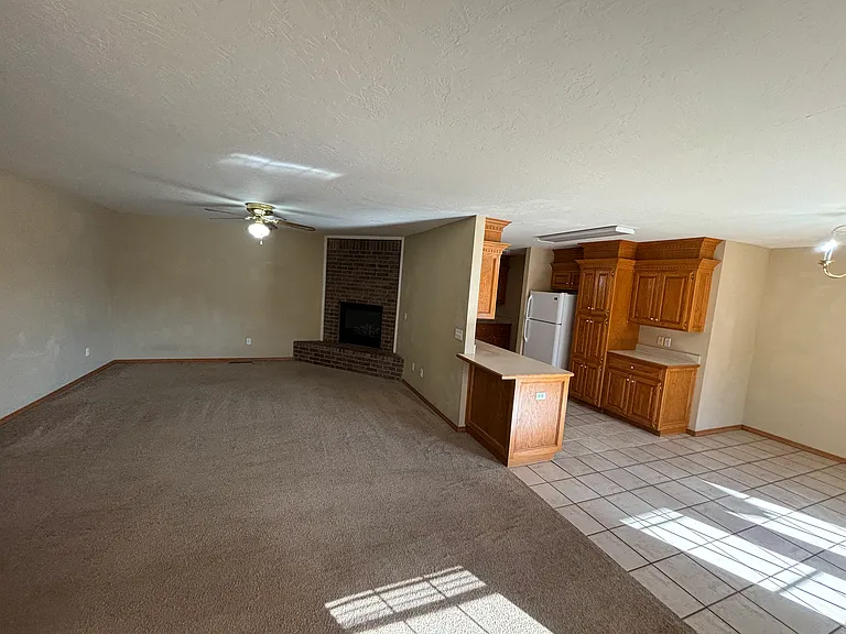 104 W Husband Ct — Photo 3
