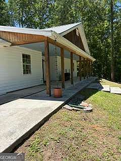 4th image of 40 Robertson Rd