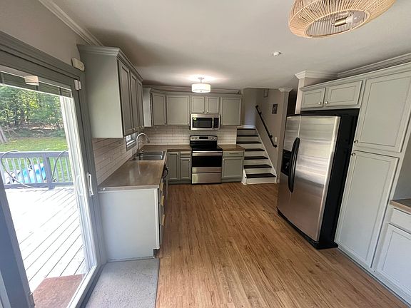 4th image of 9720 Robinwood Ln