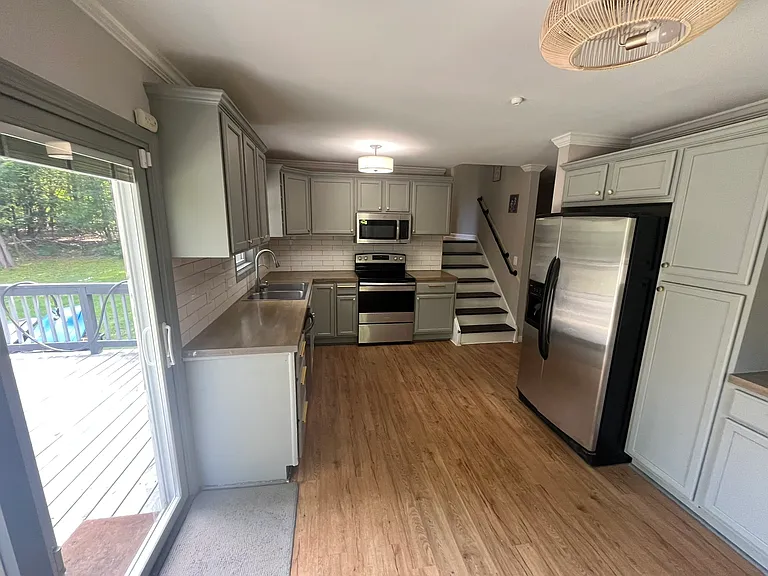 9720 Robinwood Ln — Photo 4